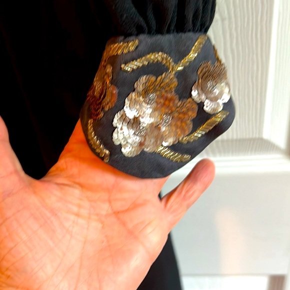 Perfect Black crepe 100% wool lined wrap dress,  exceptional beading. - Picture 4 of 8